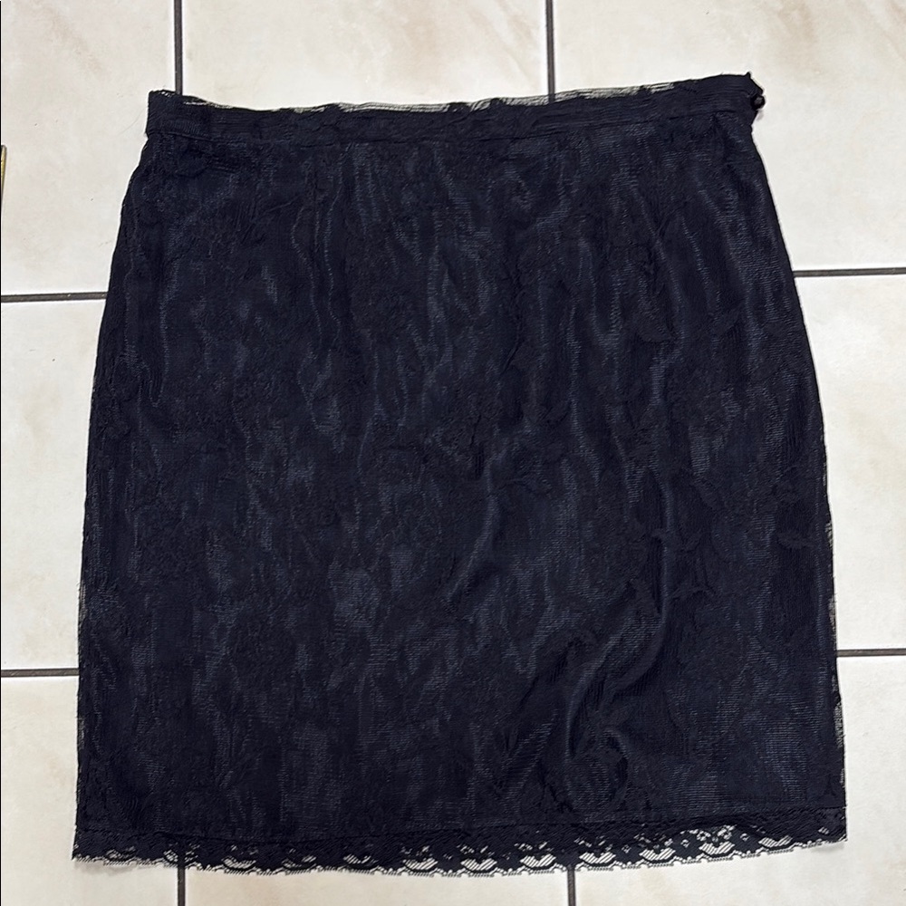 Elegant Black Lace Pencil Skirt